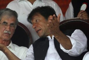 PM Imran Khan extols defence minister Pervez Khattak