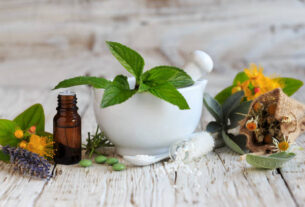 Holistic Medicine Treatment vs. Traditional Medicine: What Works Best?
